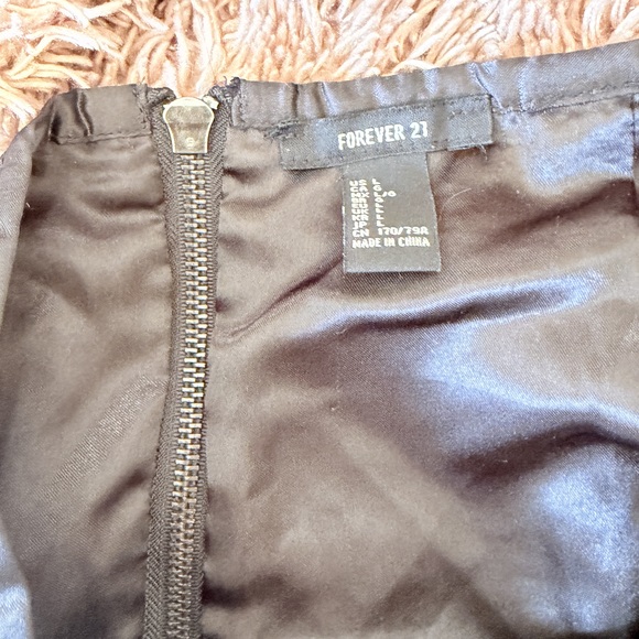 Forever 21 Silver sequin shimmer mini skirt - Picture 8 of 9